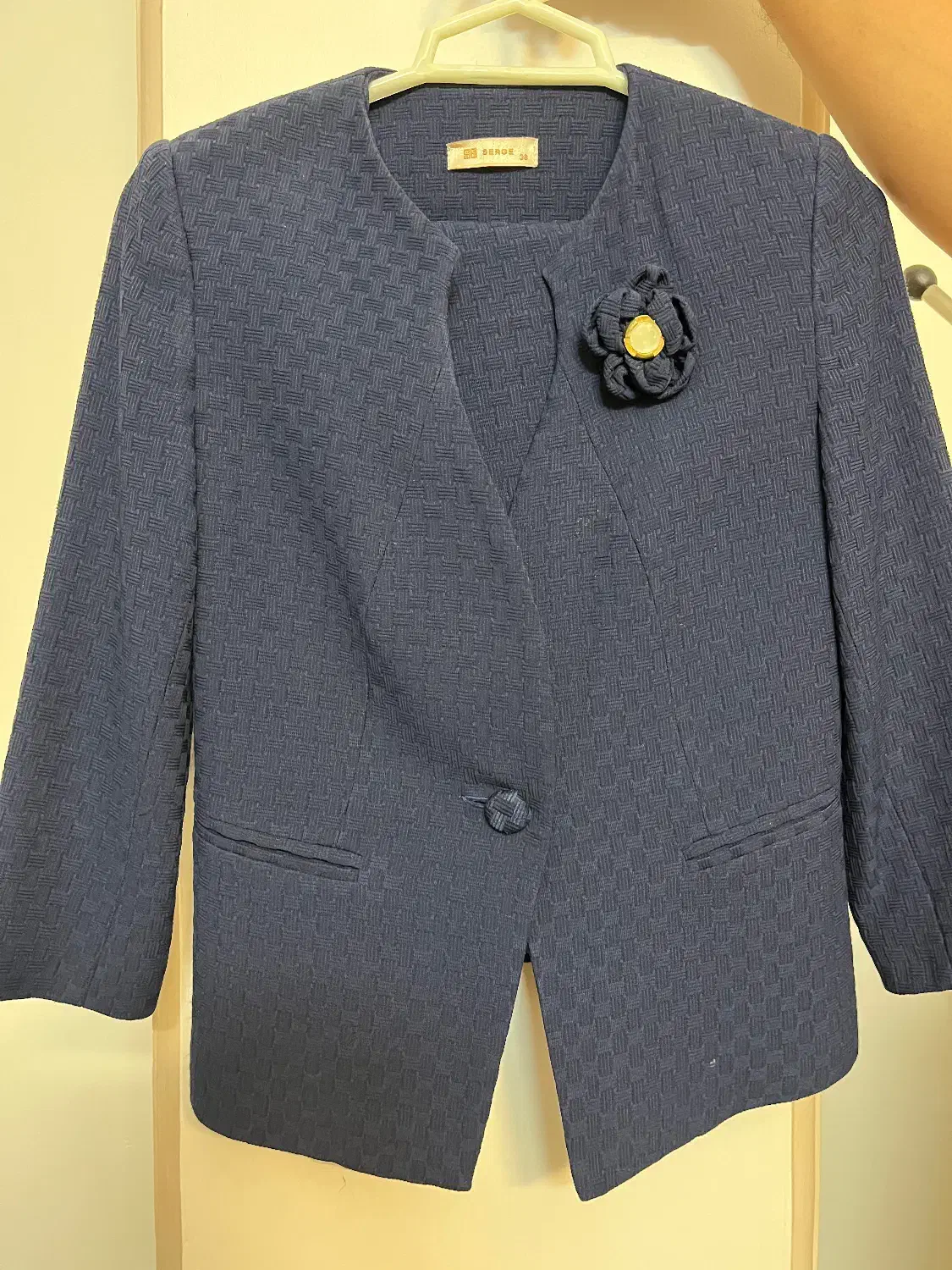 کت و دامن زنانه ترک یک بار استفاده شده در حد نو|لباس|دامغان, |دیوار