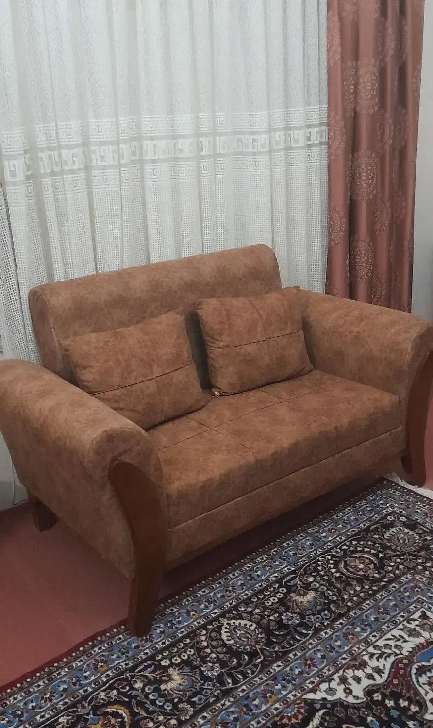 مبل دو نفره تک همراه میز چوبی|مبلمان خانگی و میز عسلی|بهشهر, |دیوار