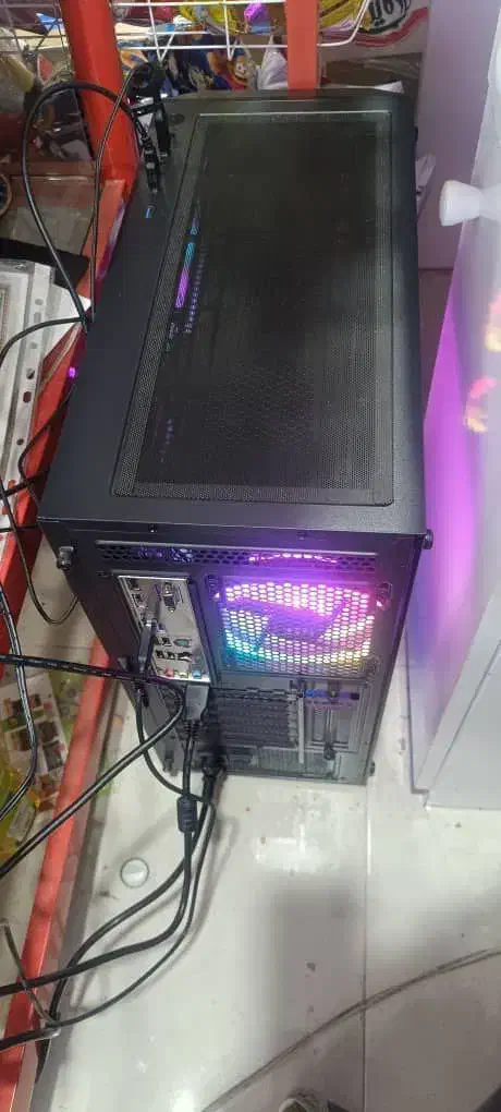 کیس گیمینگ همراه مانیتور و موس کیبورد|رایانه رومیزی|دوگنبدان, |دیوار