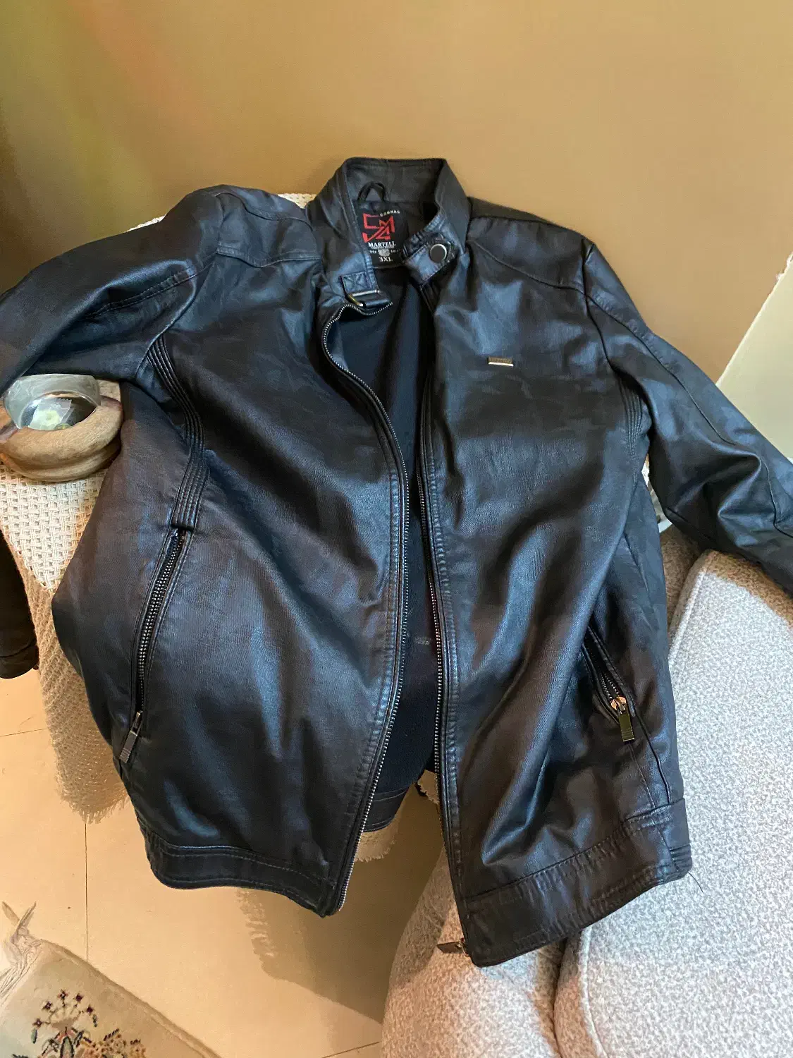 کاپیشن چرم|لباس|اصفهان, مفتح|دیوار