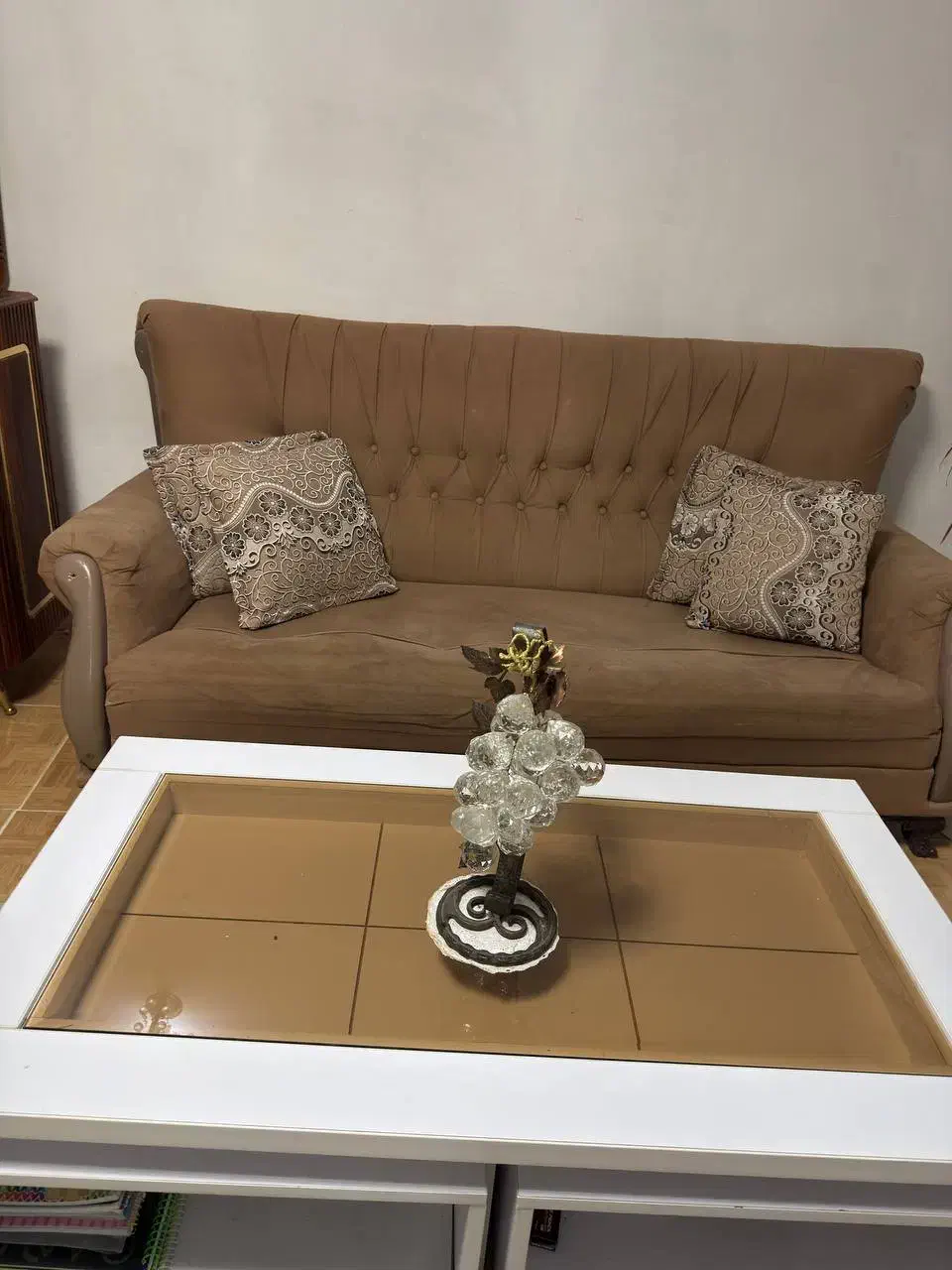 یک ست مبل هفت نفره و یک بوفه و میز عسلی|مبلمان خانگی و میز عسلی|آستارا, |دیوار