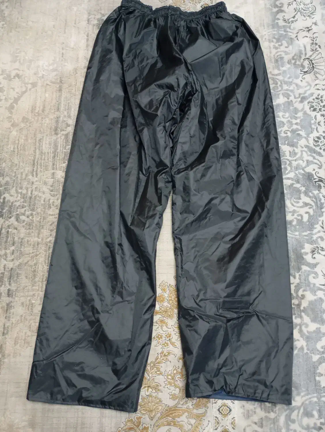 لباس بادگیر|لباس|رشت, استقامت ۲|دیوار