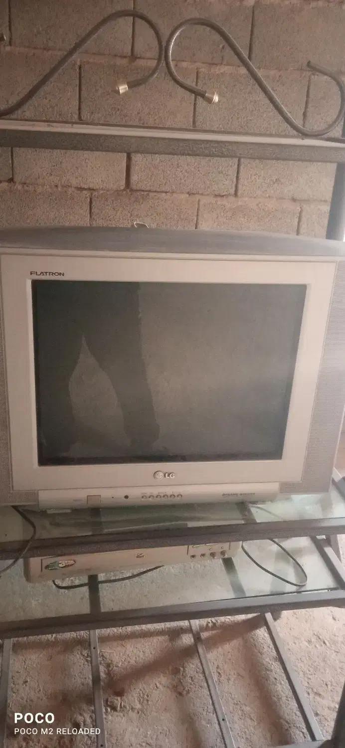 تلویزیون و میز تلویزیون|تلویزیون و پروژکتور|بروجرد, |دیوار