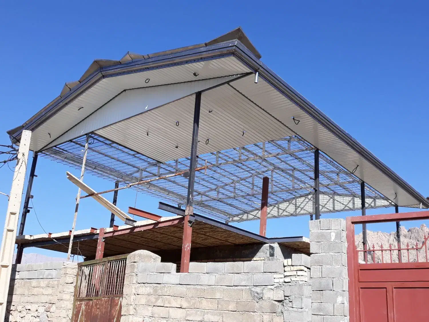 نصب شیروانی وسبک سازی|خدمات پیشه و مهارت|الیگودرز, |دیوار