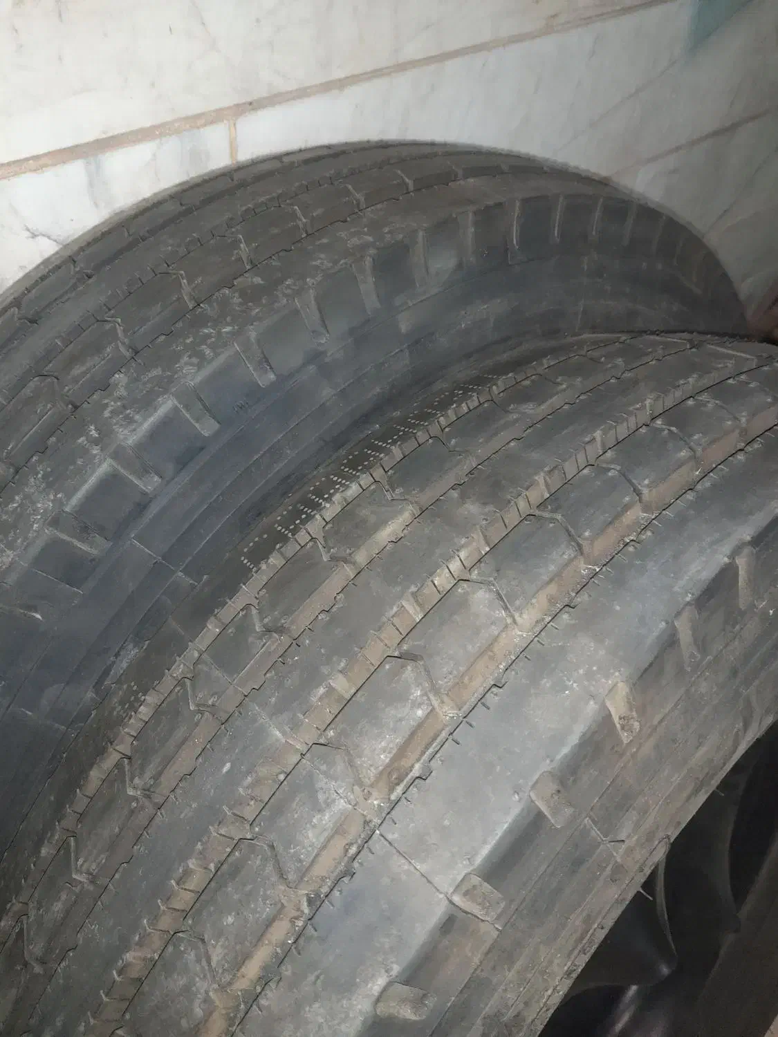 لاستیک خاور ایسوزو هیوندا۸×۲۵|قطعات یدکی و لوازم جانبی|پاکدشت, حصار امیر|دیوار