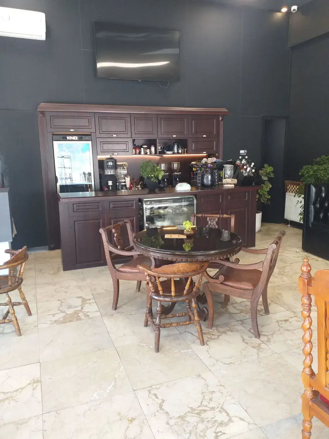 استخدام کارگر ساده در کافه رستوران با جای خواب|استخدام خدمات فروشگاه و رستوران|تهران, کوهک|دیوار