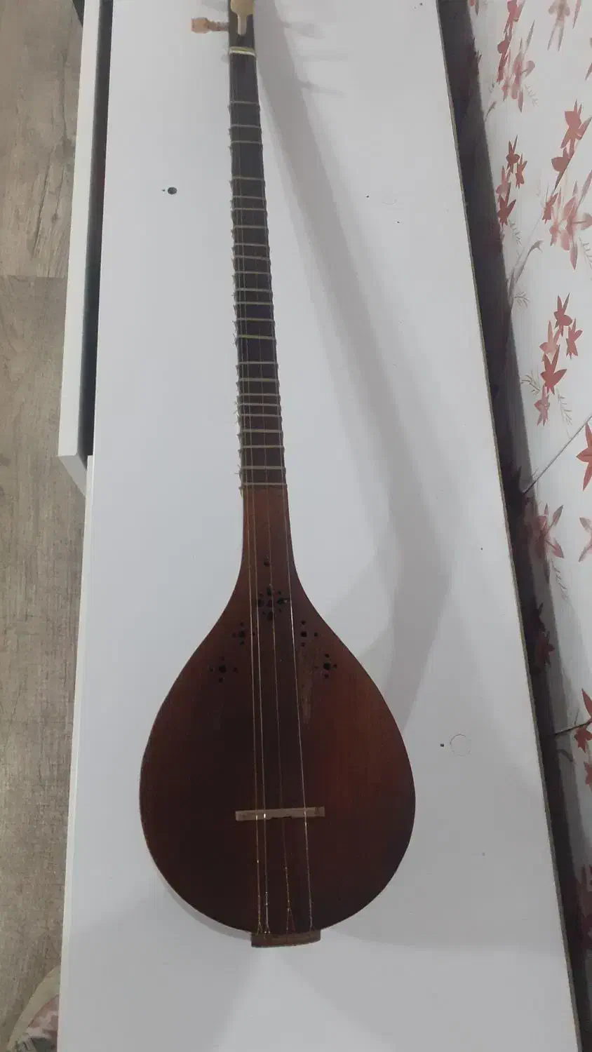 ساز سه تار مارک مفاخر|سازهای سنتی|قیروکارزین, |دیوار