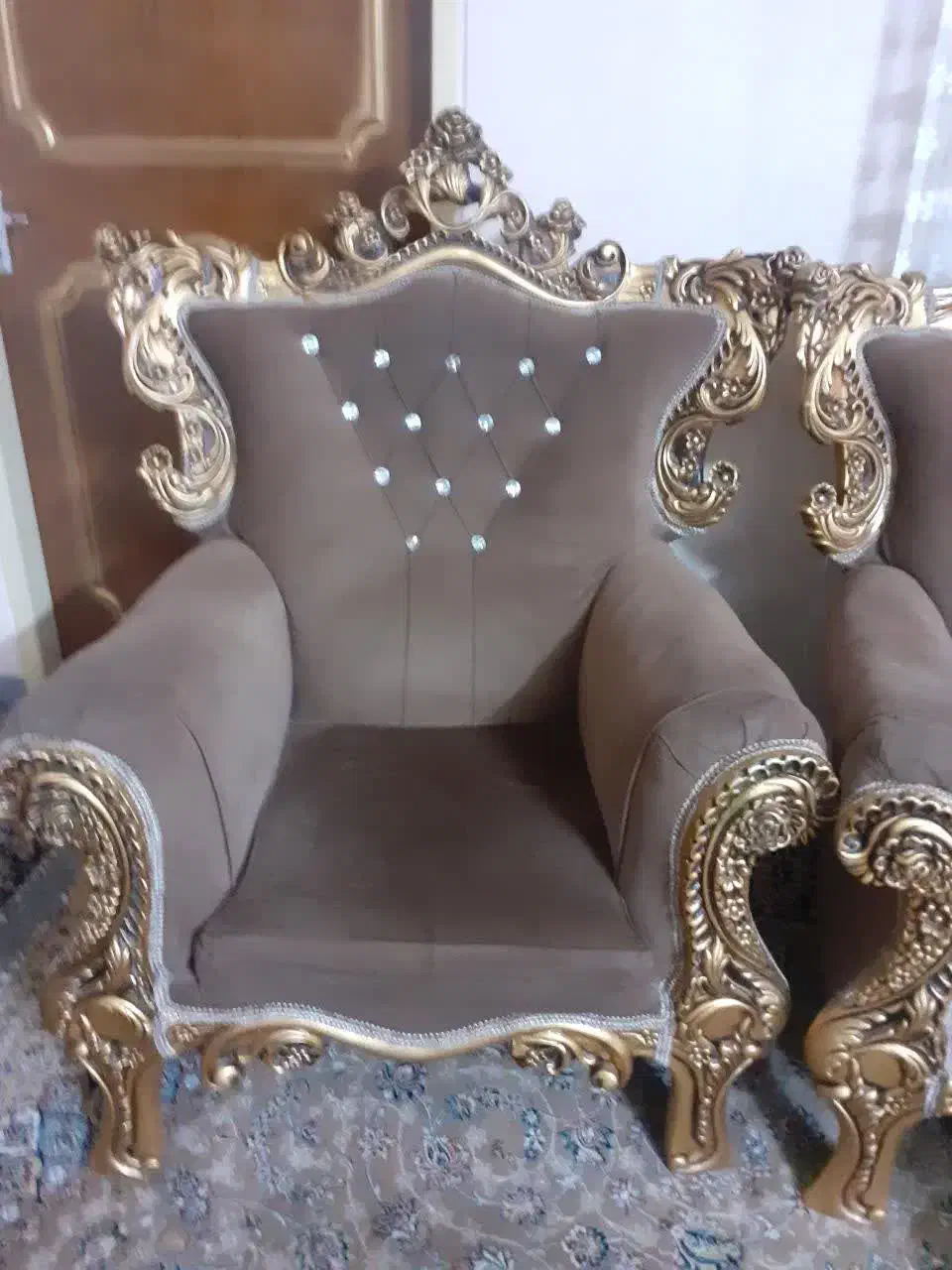 فروش یک دست مبل سلطنتی همراه با سرویس ناهار خوری|مبلمان خانگی و میز عسلی|دامغان, |دیوار