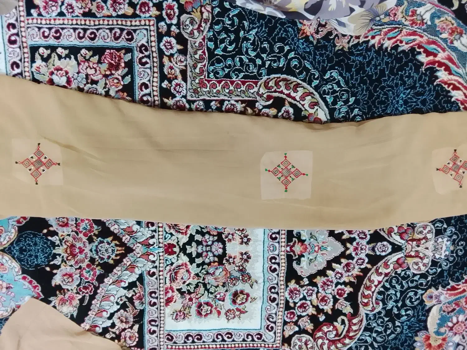 دست دوچ|لباس|ایرانشهر, |دیوار