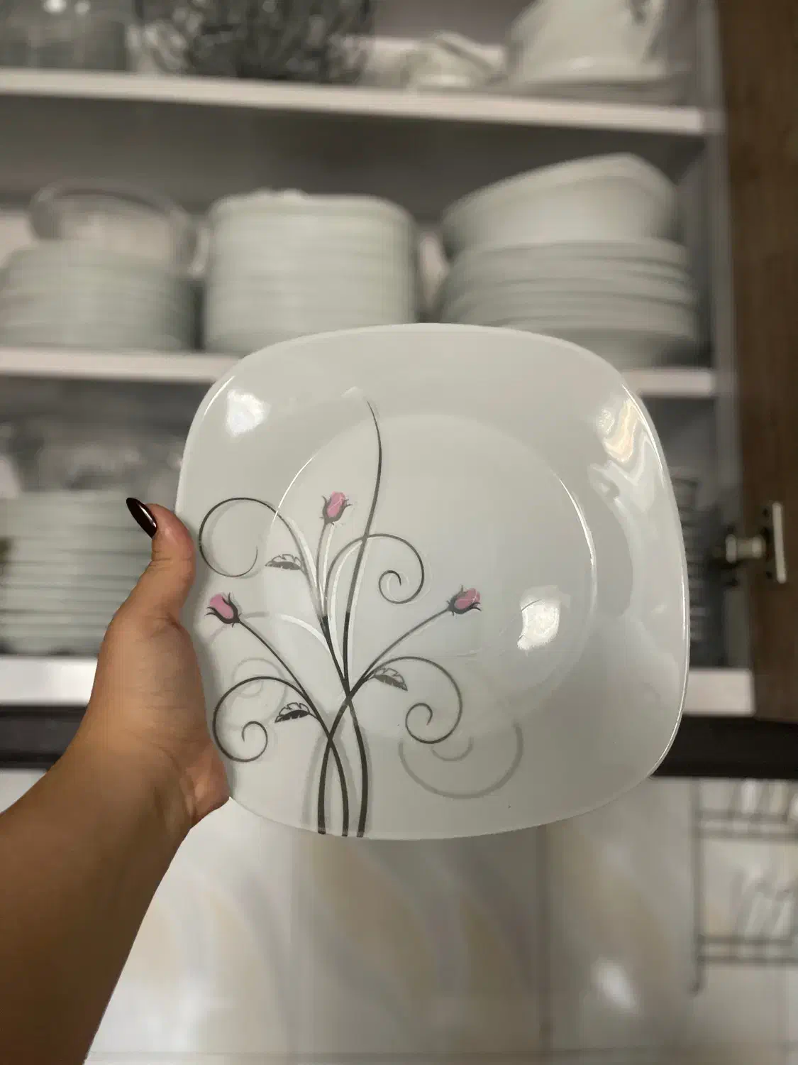 سرویس چینی ۲۴نفره بسیار شکیل و قیمت مناسب|ظروف سرو و پذیرایی|قم, پردیسان|دیوار