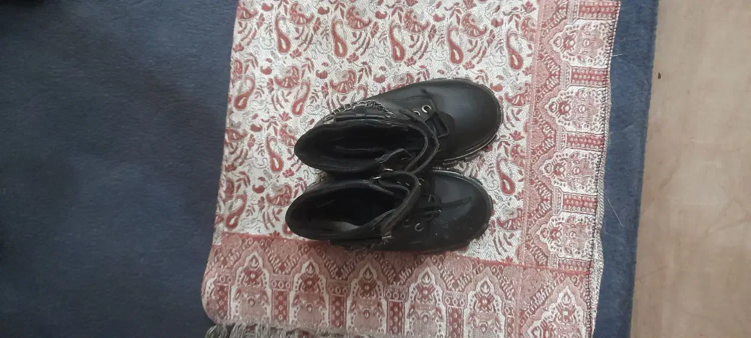 نیم بوت بچگانه،سالم بدون زدگی وپارگی|کفش و لباس بچه|شیراز, کوشک میدان|دیوار