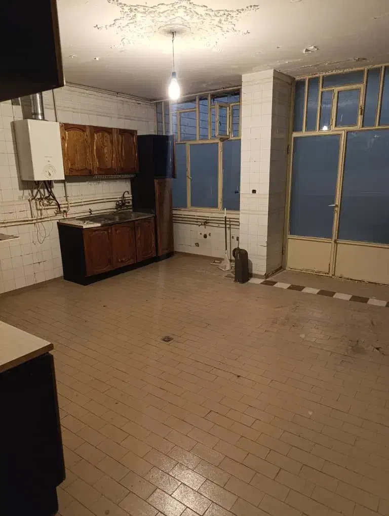 اجاره ۴۰۰ متر دربست خیابان شهدا...|اجارهٔ دفتر کار، اتاق اداری، مطب|بروجرد, |دیوار