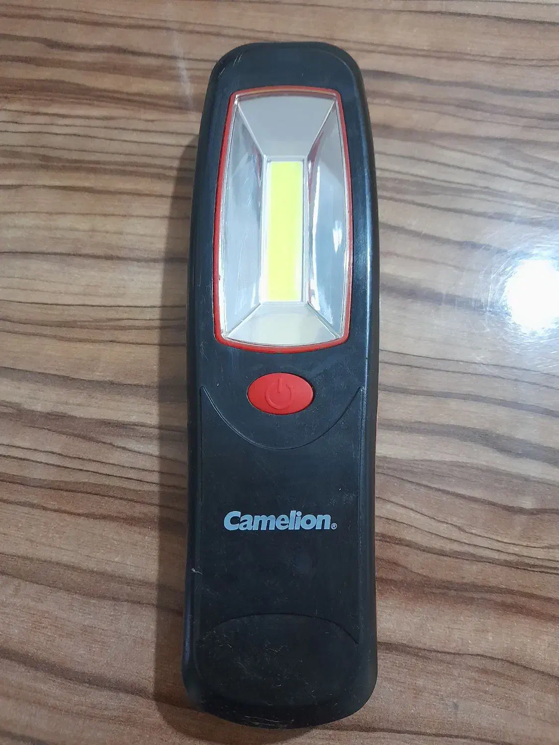 چراغ قوه باطری خور که هم قلاب  واهن ربا برا آویز|لامپ و چراغ|رشت, دیانتی|دیوار