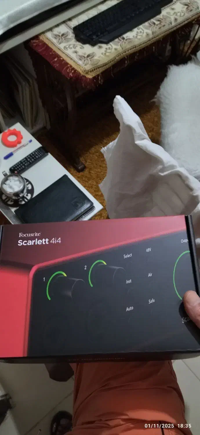 کارت صدای فوکوسرایت 4i4 نسل چهارم|آلات موسیقی|پرند, فاز ۶|دیوار