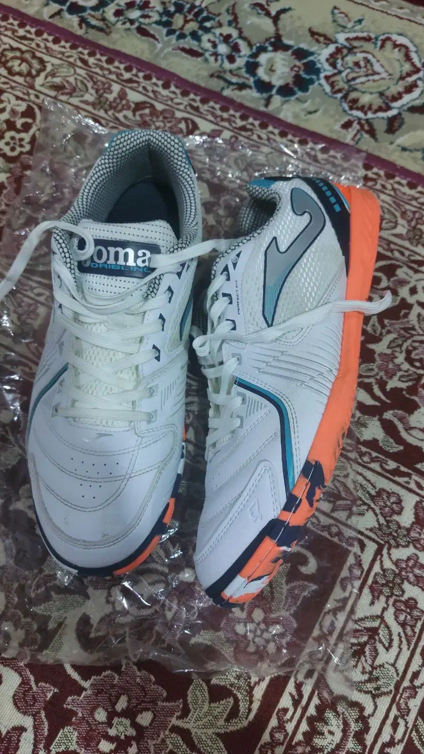 کفش فوتسال|کیف، کفش، کمربند|سقز, |دیوار