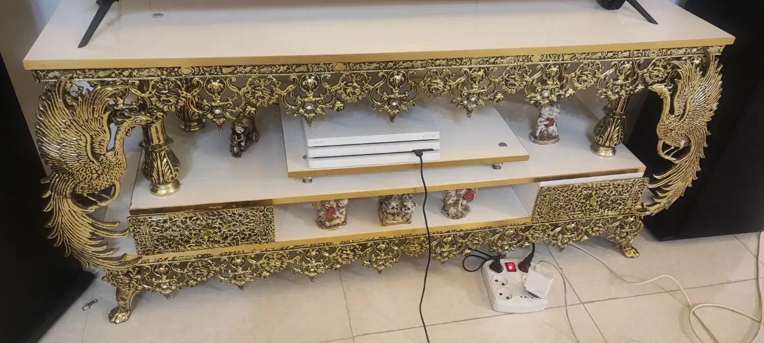 ساعت برنجی ،بوفه برنجی ،میز تلویزیون برنجی .سطل|بوفه، ویترین، کنسول|کرج, شهرک یاس جنوبی|دیوار