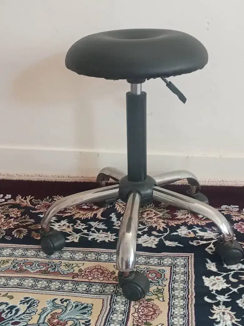 صندلی اصلاح و تابوره استاد کار|آرایشگاه و سالنهای زیبایی|مبارکه, |دیوار