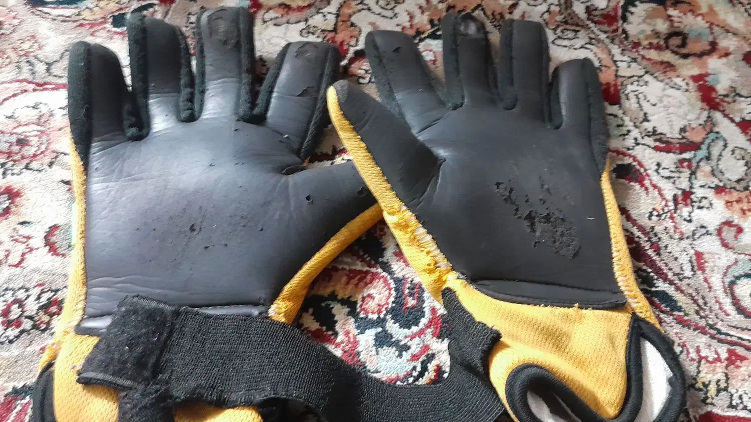 دستکش دروازه بانی|تجهیزات ورزشی|آران و بیدگل, |دیوار