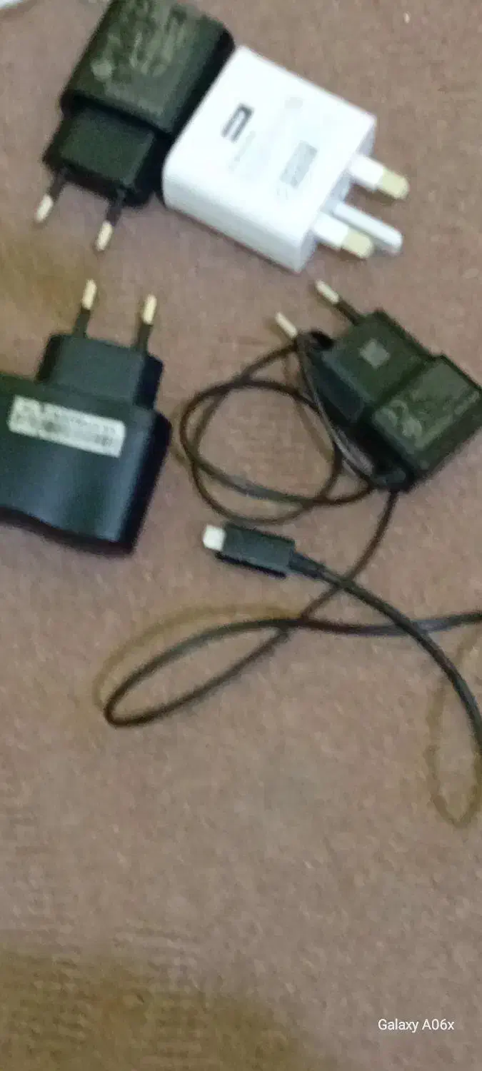 چهار عدد شارژر گوشی|لوازم جانبی موبایل و تبلت|اردبیل, |دیوار