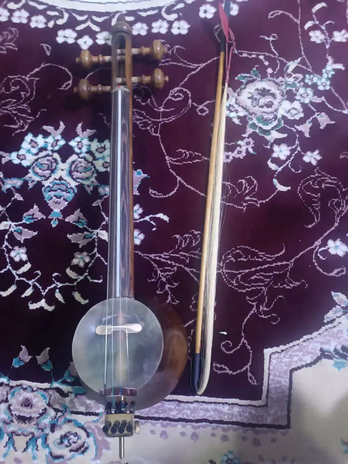 کمانچه پشت باز|سازهای سنتی|صحنه, |دیوار