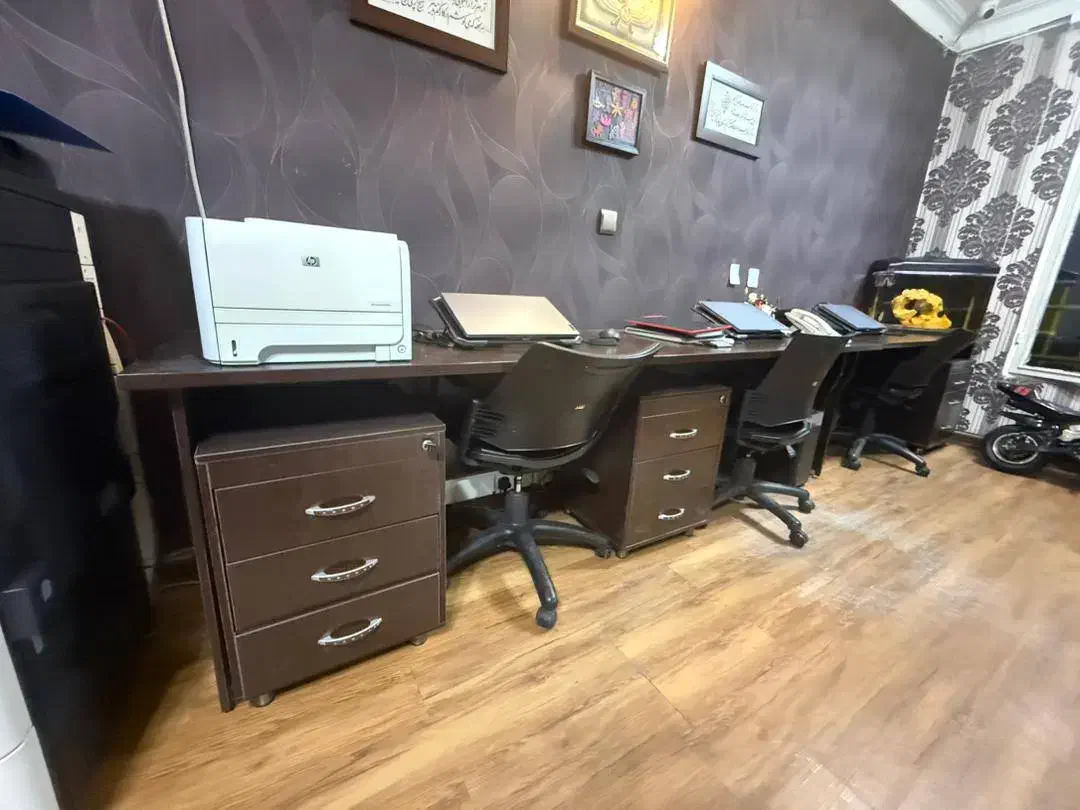 میز کامل اداری|دفتر کار|تهران, فلسطین (میدان انقلاب)|دیوار