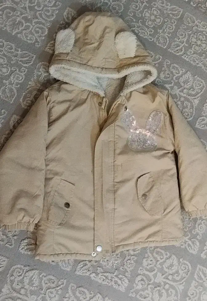 کابشن و لباس|لباس|شیراز, زند|دیوار