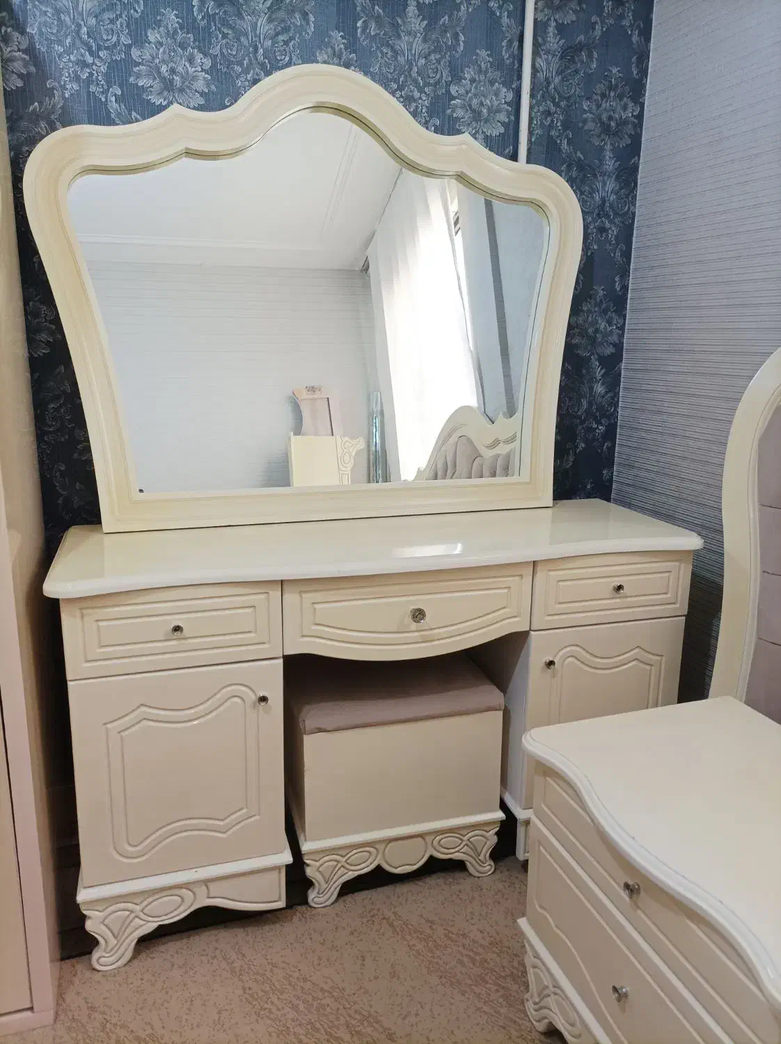 سرویس چوب|تخت و سرویس خواب|آشخانه, |دیوار