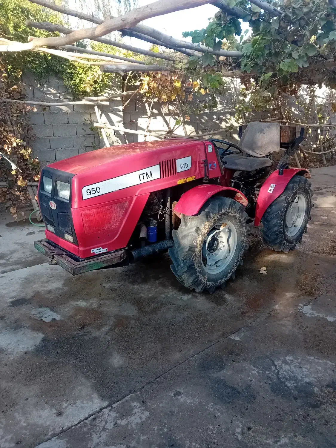 یک تراکتور باغی ۹۵۰|خودرو سنگین|میاندوآب, |دیوار