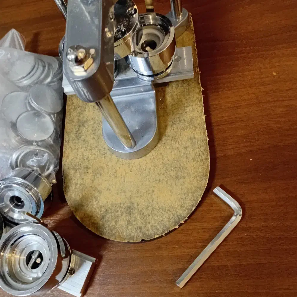 دستگاه پیکسل زن ۳ پایه با ۲ قالب و کاغذ بر دستی|لوازم التحریر|تهران, جنت‌آباد شمالی|دیوار