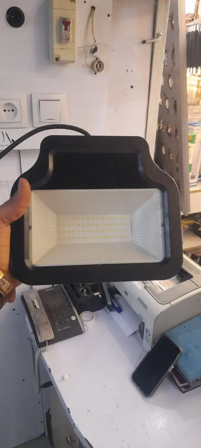 حراج پرژکتور های ال ای دی|لامپ و چراغ|کاشان, مدرس|دیوار