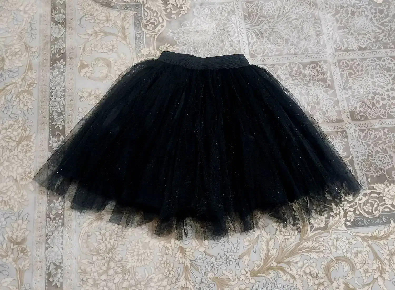 لباس عروسکی|لباس|قدس, شهرقدس|دیوار