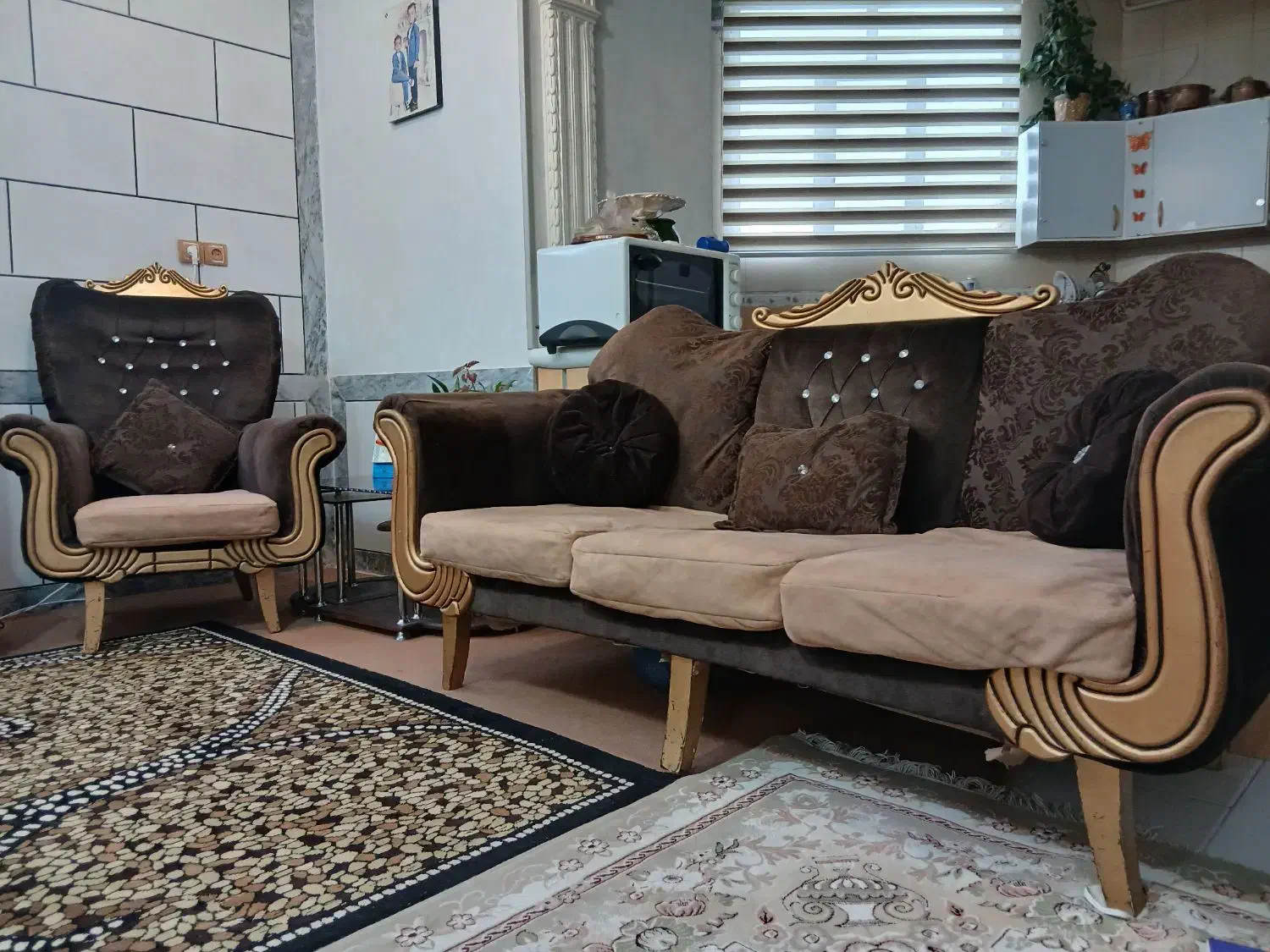 مبل ۷ نفری با نشمین وجلو مبلی عسلی|مبلمان خانگی و میز عسلی|فرخشهر, |دیوار