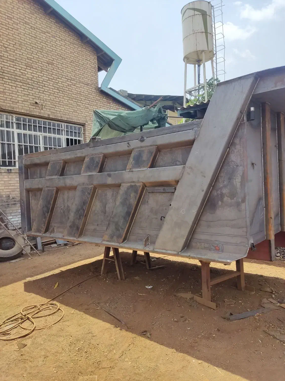 کارگر ساده آشنا به نقاشی|استخدام معماری، عمران و ساختمانی|مشهد, رباط طرق|دیوار