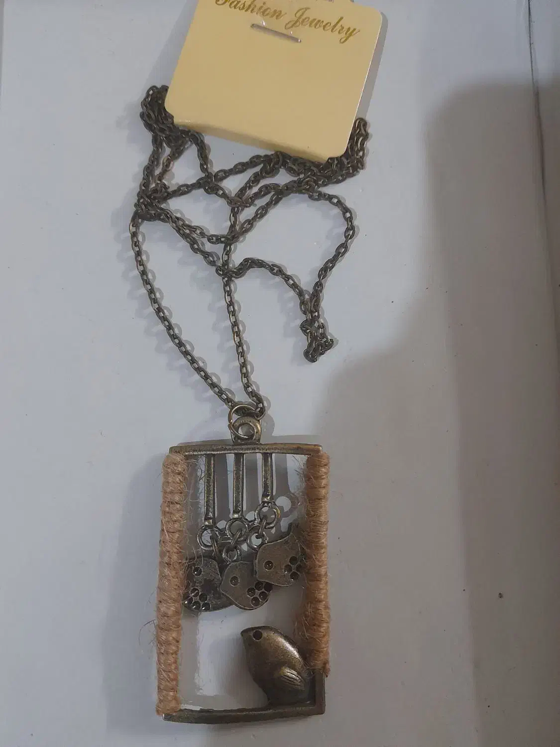 رومانتویی|بدلیجات|اصفهان, پروین|دیوار