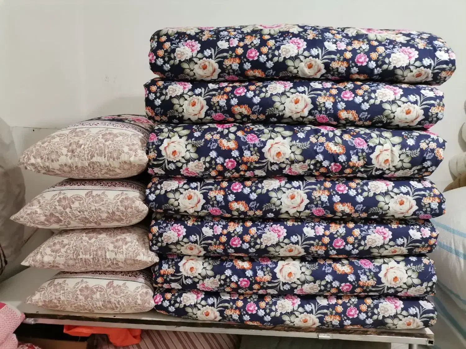 دوخت و تعمیر تشک و بالشت|رختخواب، بالش، پتو|اراک, |دیوار