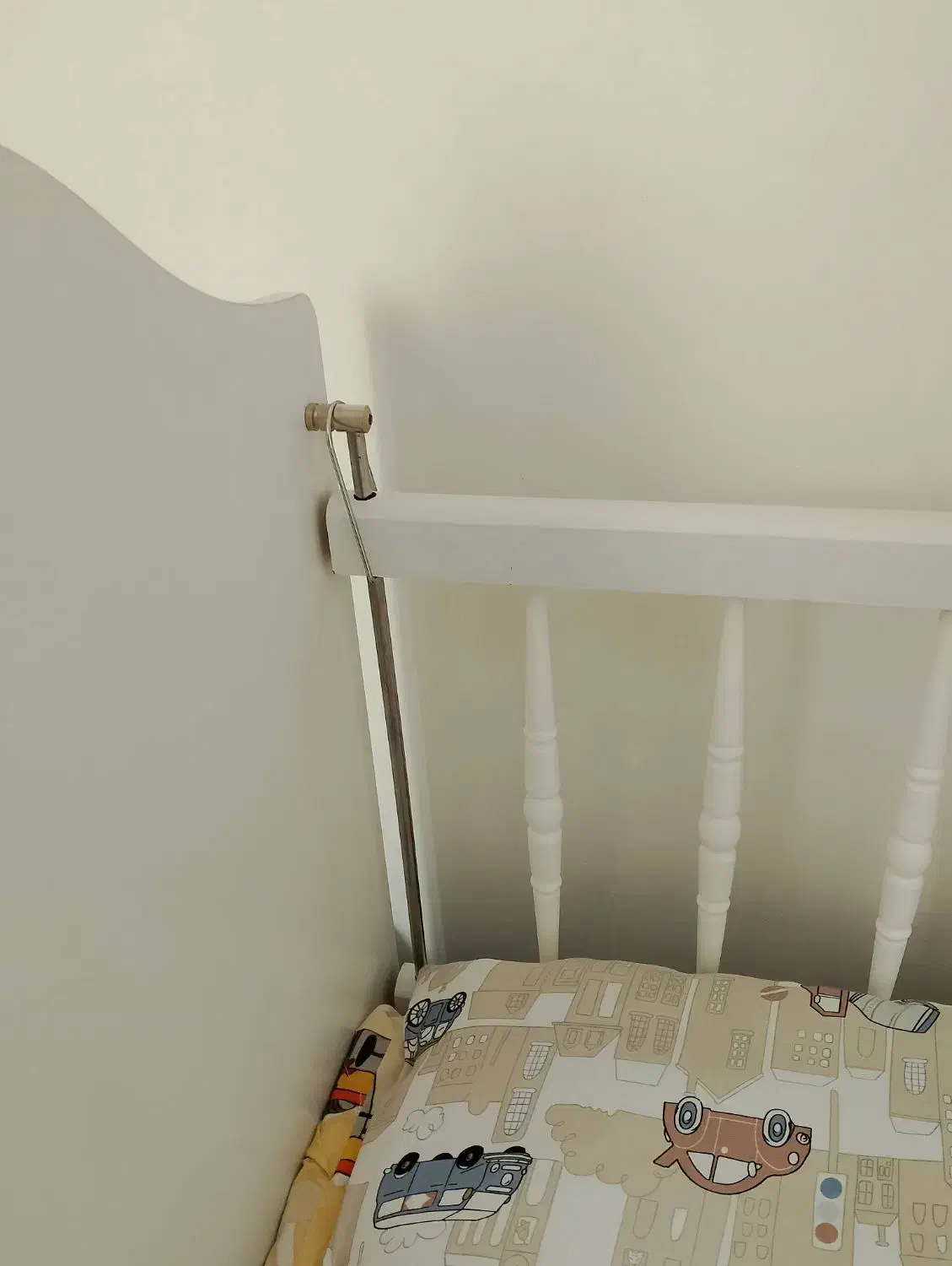 تخت گهواره ای نوزاد تمیز و در حد نو|تخت و صندلی بچه|تهران, شهرک شریفی|دیوار