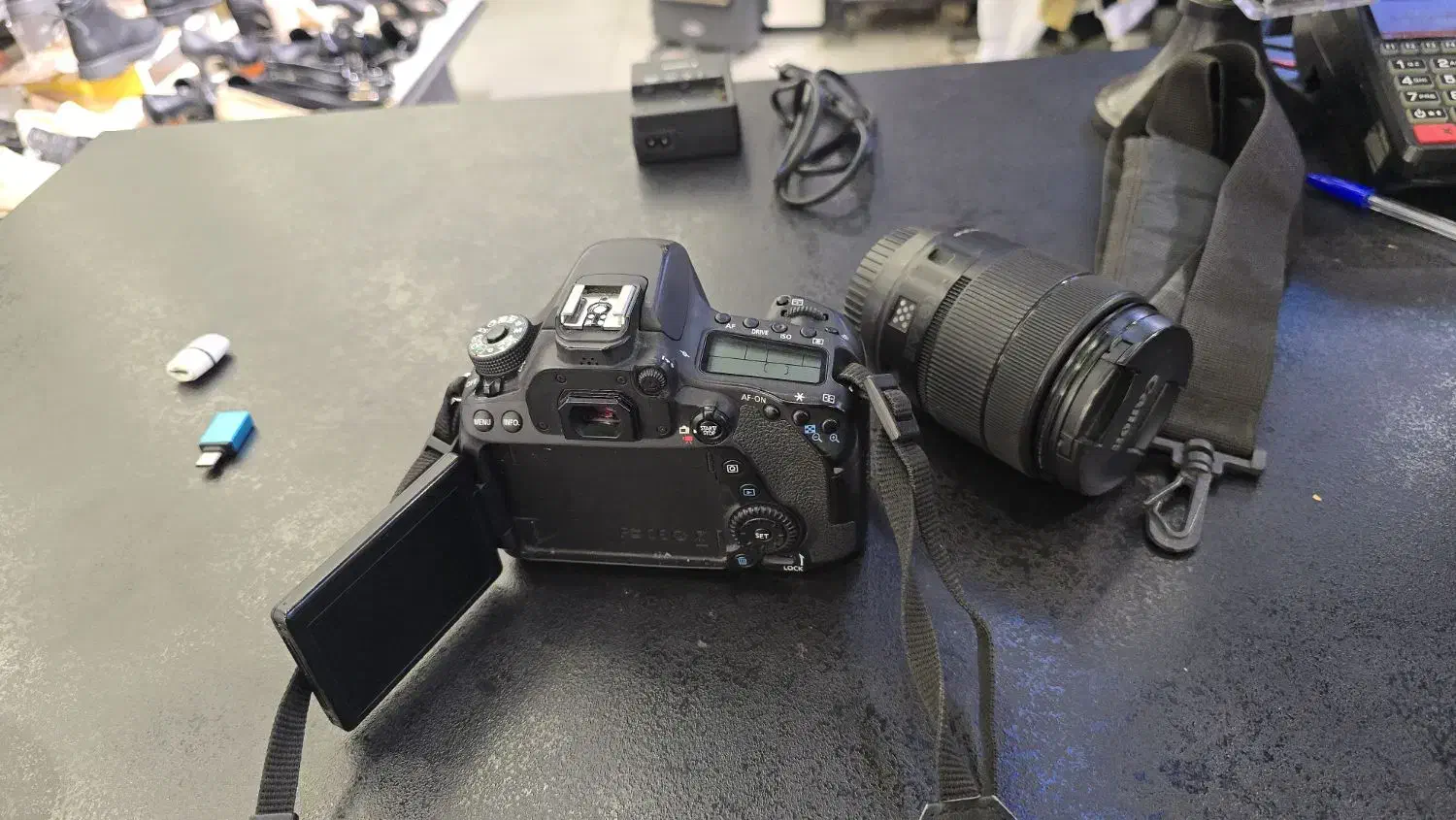 دوربین 80d با لنز EOS 18 135 فوق العاده تمیز|دوربین عکاسی و فیلم‌برداری|ارومیه, |دیوار