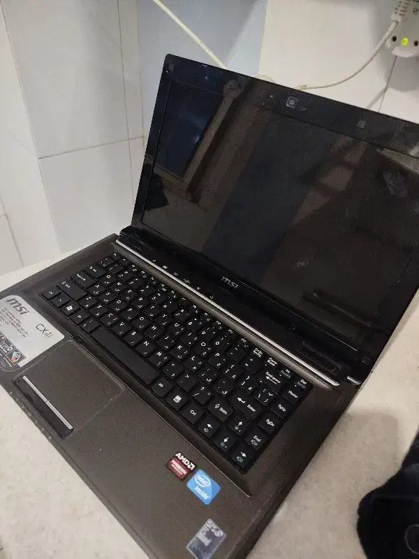 لب تاپ|رایانه همراه|رودهن, |دیوار