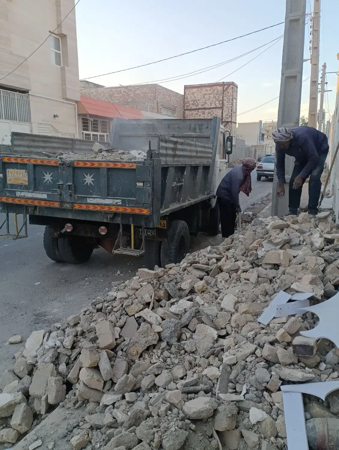 نخاله.شن.سیمان.اساس ویاهرباری باخاوراتاق بزرگ لبه|خدمات حمل و نقل|زابل, |دیوار