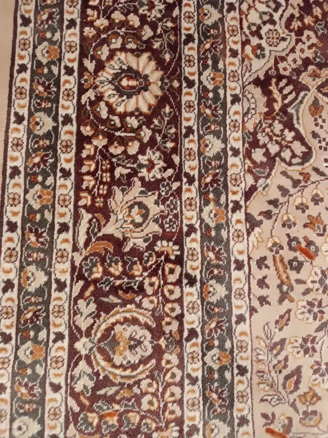 چای ساز آینه شمعدان و فرش ۱۲متری|فرش|صدرا-فارس, فاز ۱|دیوار