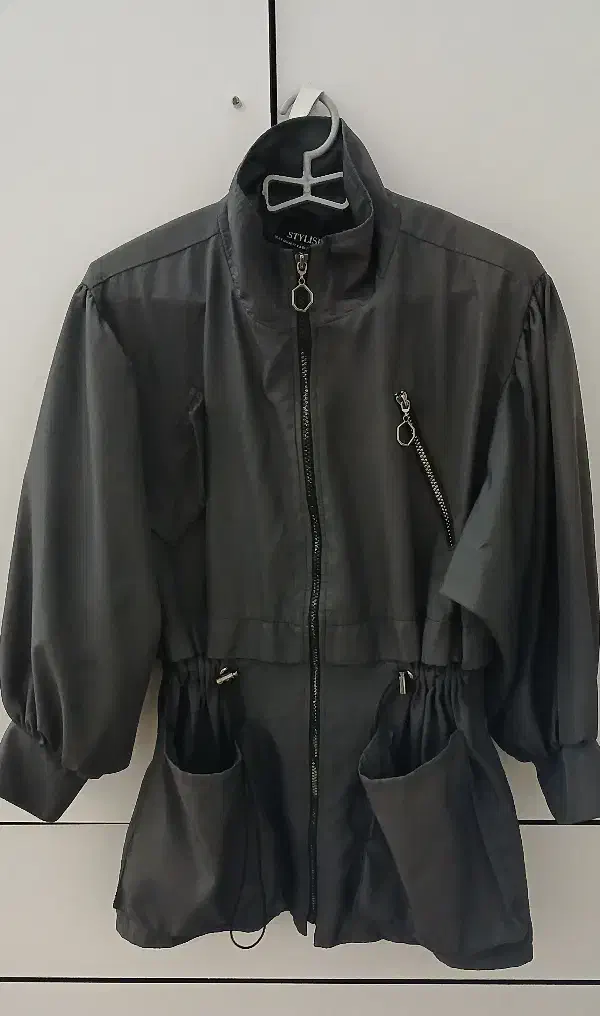 بارونی کوتاه|لباس|دامغان, |دیوار