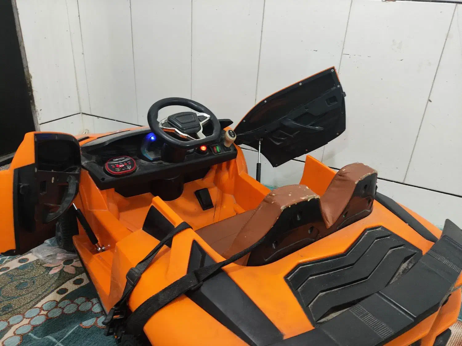 ماشین شارژی لامبورگینی|اسباببازی بچه|قم, شهر قائم|دیوار