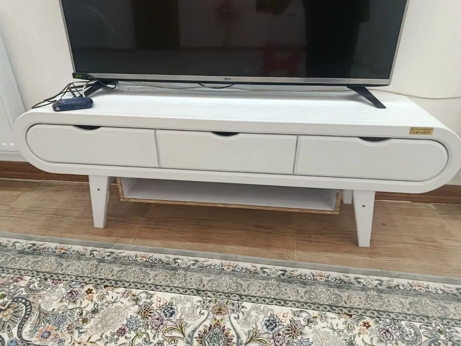 میز تلویزیون در حد صفر|میز تلویزیون|جوانرود, |دیوار