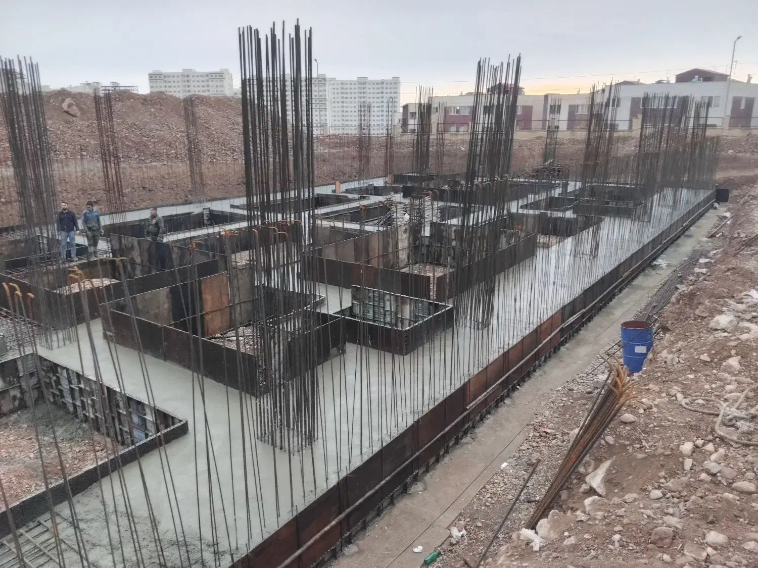 نگهبان و نیروی کار|استخدام معماری، عمران و ساختمانی|هشتگرد, شهرک مهستان ۲|دیوار