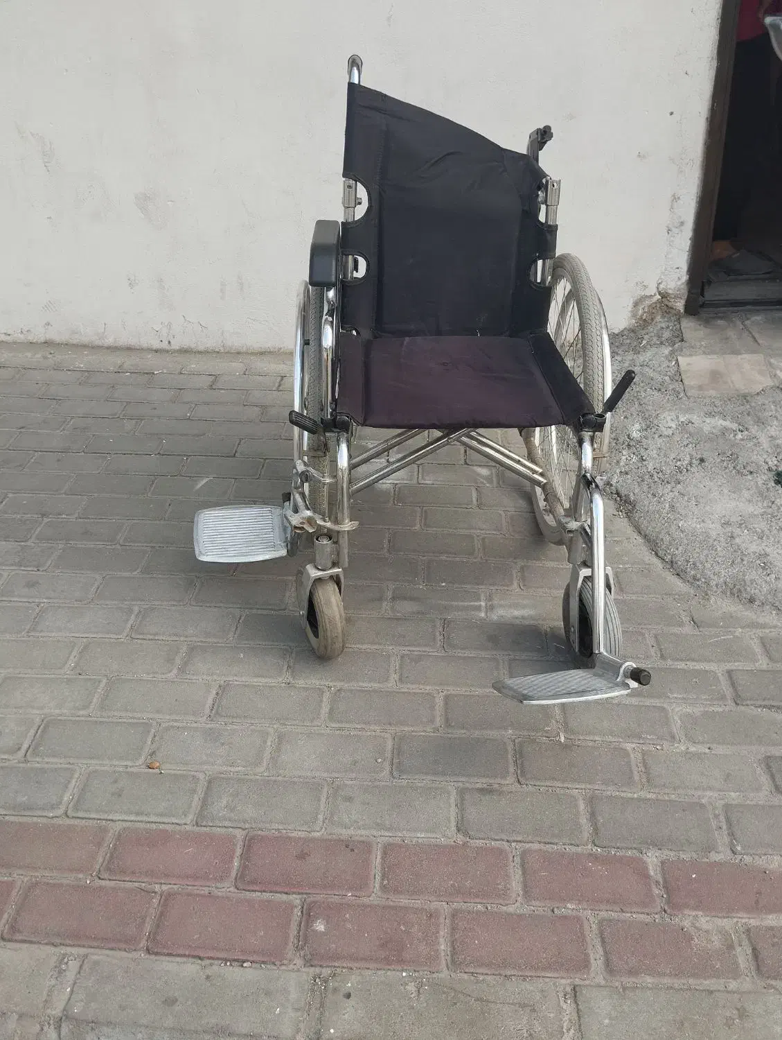 ویلچر تاشو خرفه ای در حد نو هس|آرایشی، بهداشتی، درمانی|تبریز, |دیوار