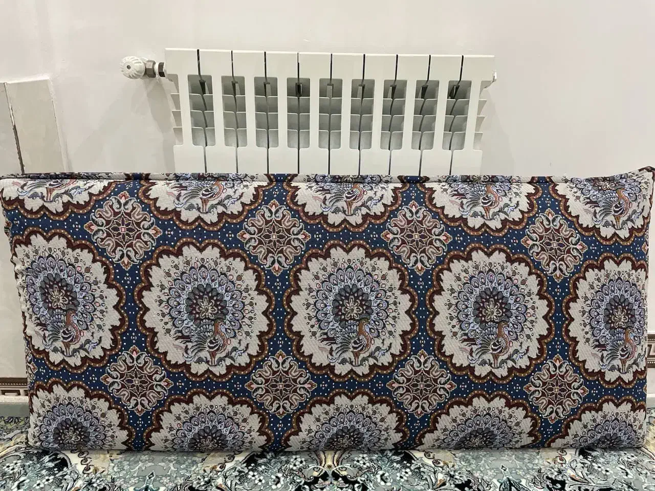 پشتی دیواری|پشتی|رشت, توشیبا|دیوار