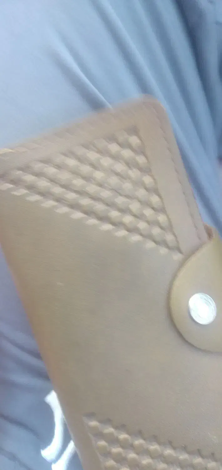 کیف مدارک و پولی گمشده قهوه ای|اشیا|رشت, منظریه|دیوار