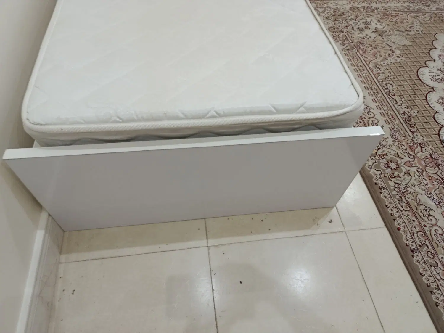 تخت|تخت و سرویس خواب|اهواز, کوی جانبازان(دانش)|دیوار