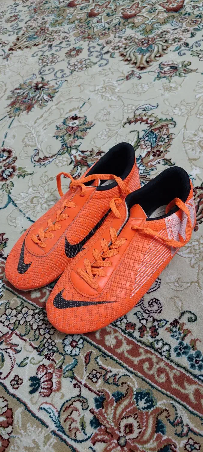 کفش چمن|تجهیزات ورزشی|نیشابور, میدون بار|دیوار