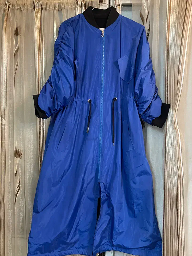 پالتو|لباس|سبزوار, قصبه شرقی|دیوار